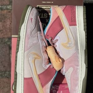 Strawberry milk dunks